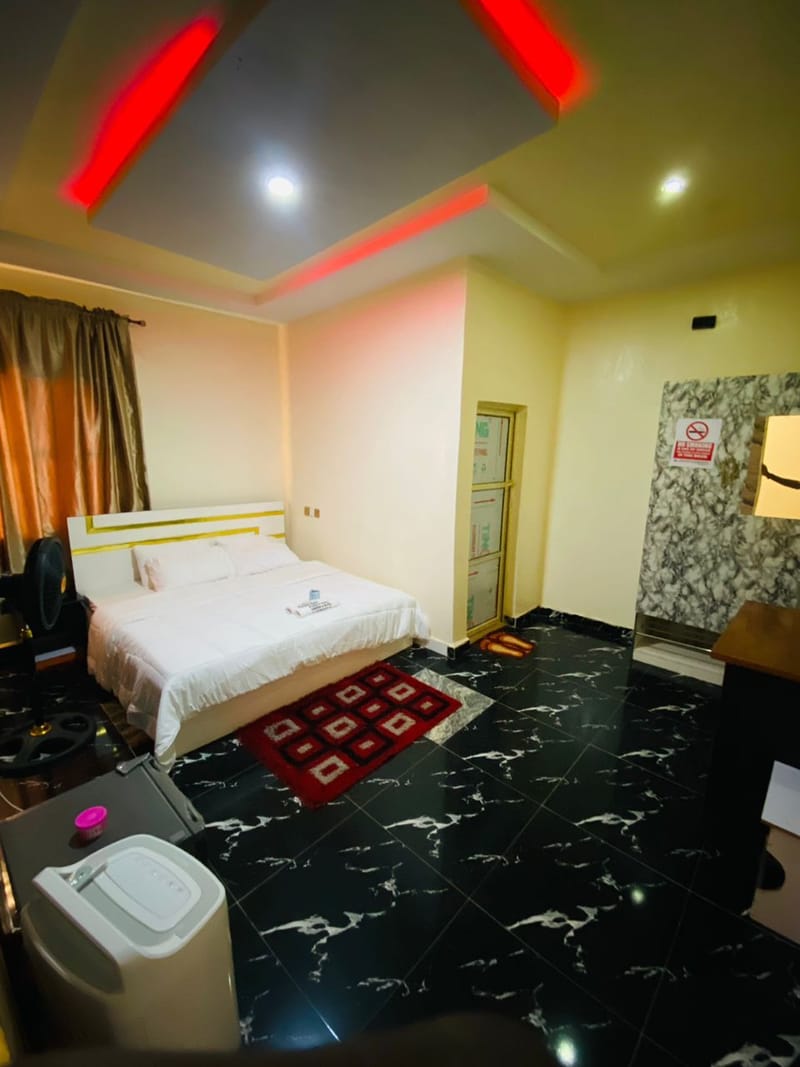 BUSINESS SUITE