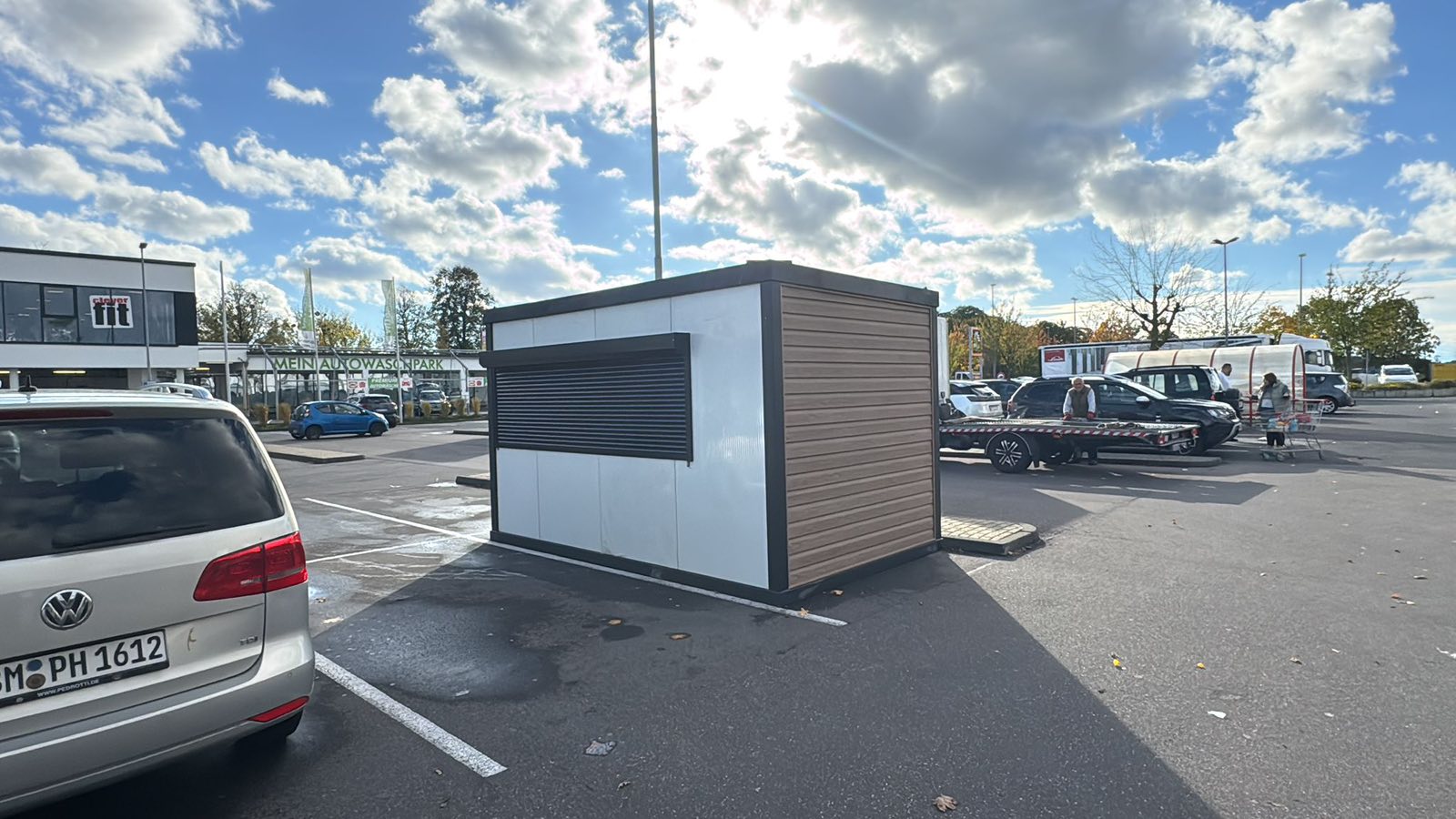 Характеристика 300 х 400 / Н=240 см.