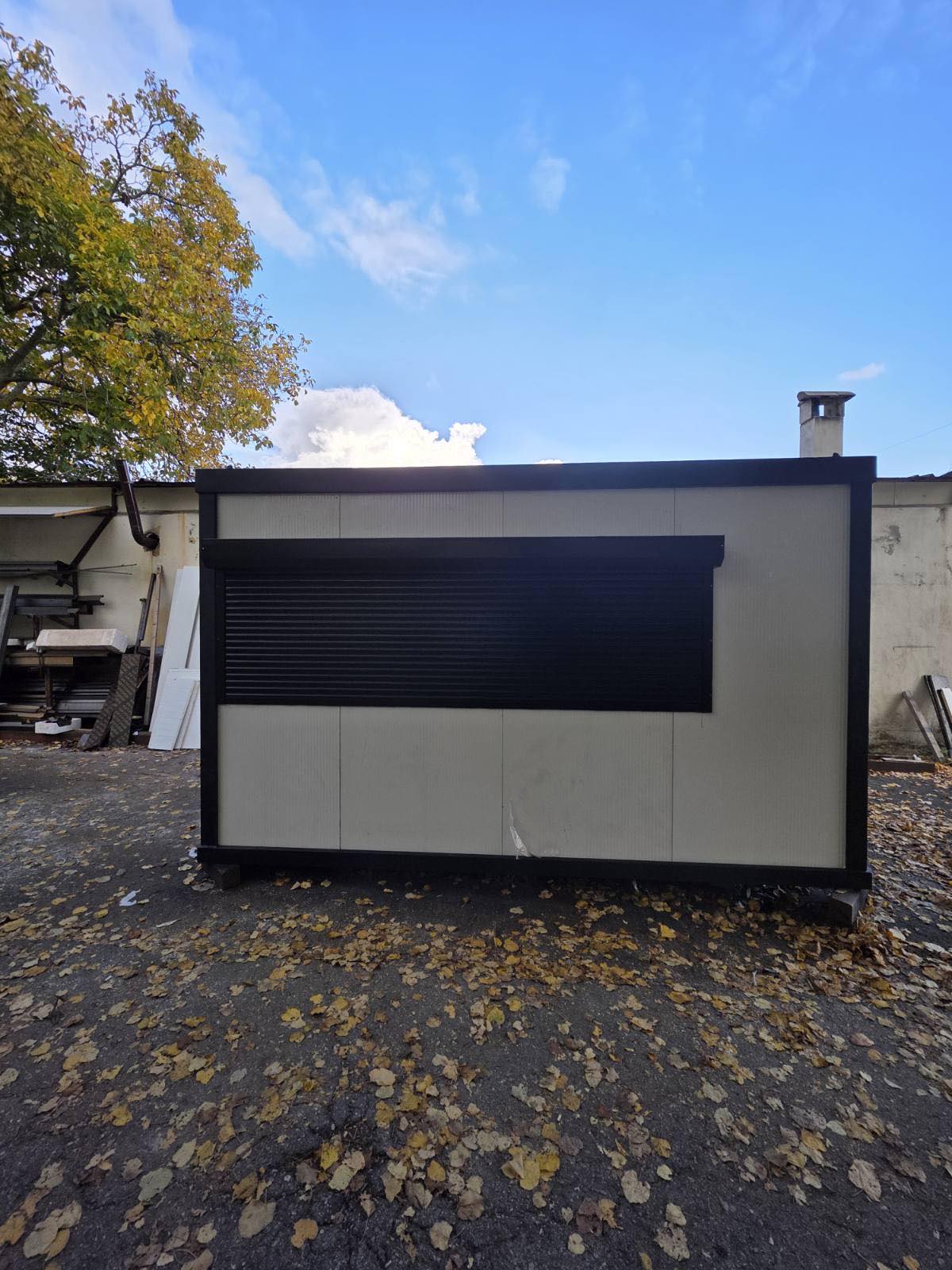 Характеристика 300 х 400 / Н=240 см.