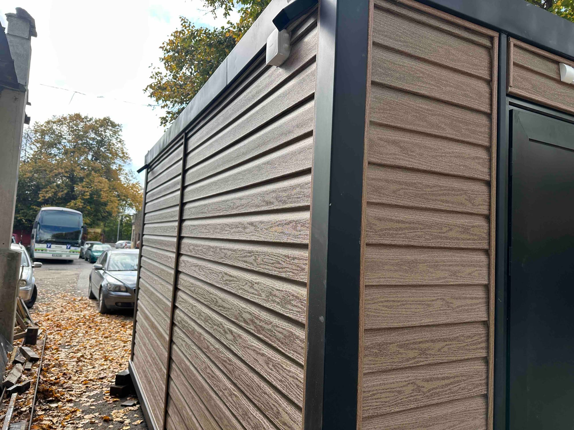 Характеристика 300 х 400 / Н=240 см.