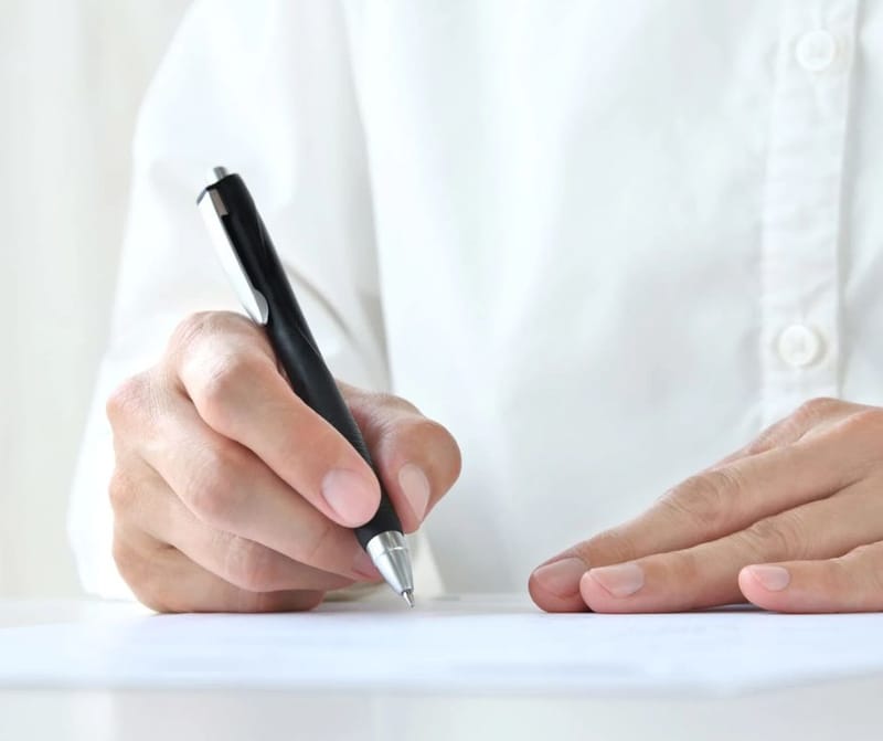 Помагаме на свободните професии да бъдат разбрани от банката – често проблемът не е доходът, а как изглежда на хартия.