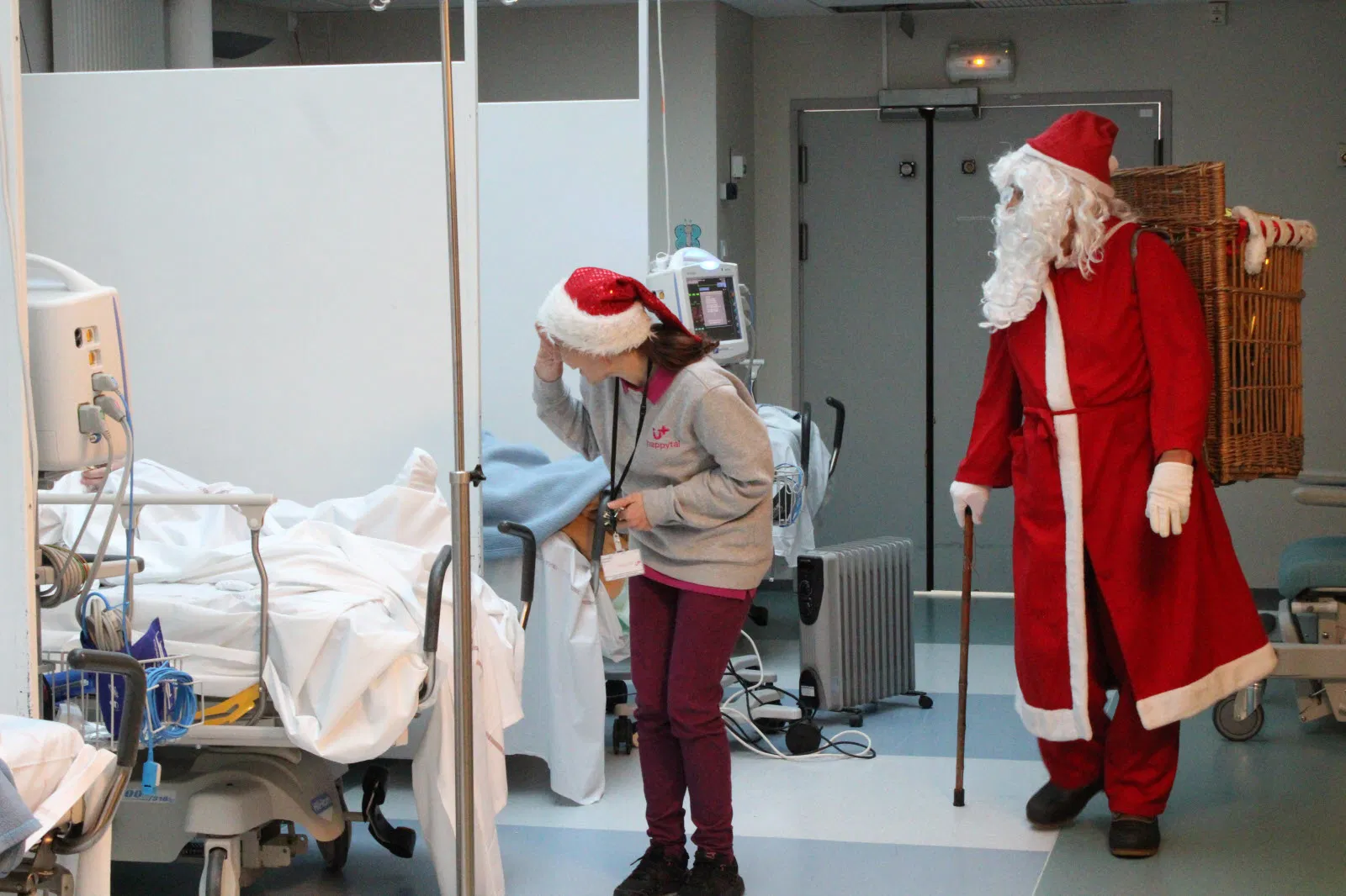 PRAZNICI U BOLNICI : IZ OĆIJU DJETETA S INVALIDITETOM