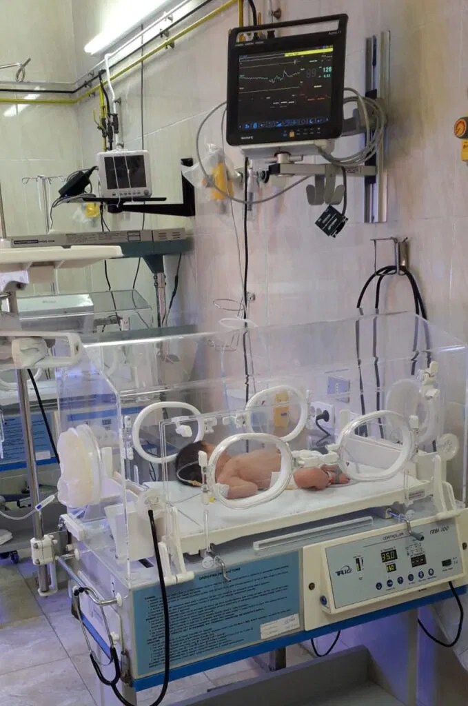 UTJECAJ RODITELJSKE OVISNOSTI NA RAZVOJ DJETETA I RIZIK OD PRIJEVREMENOG POROĐAJA