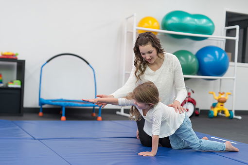 RAZVOJNA GIMNASTIKA I TERAPIJSKI PRISTUP - PUT PREMA FUNKCIONALNOSTI