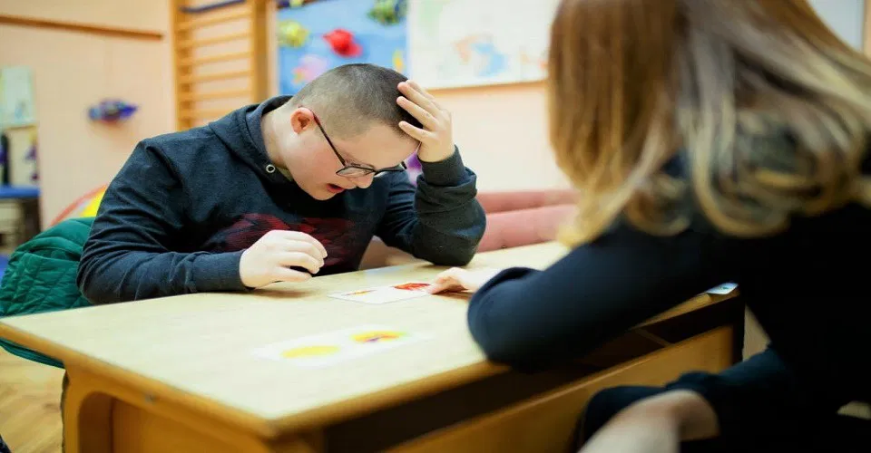 UTJECAJ PSIHIČKOG ZDRAVLJA NA ŽIVOTNI STANDARD OOSBA S INVALIDITETOM U MALIM SREDINAMA