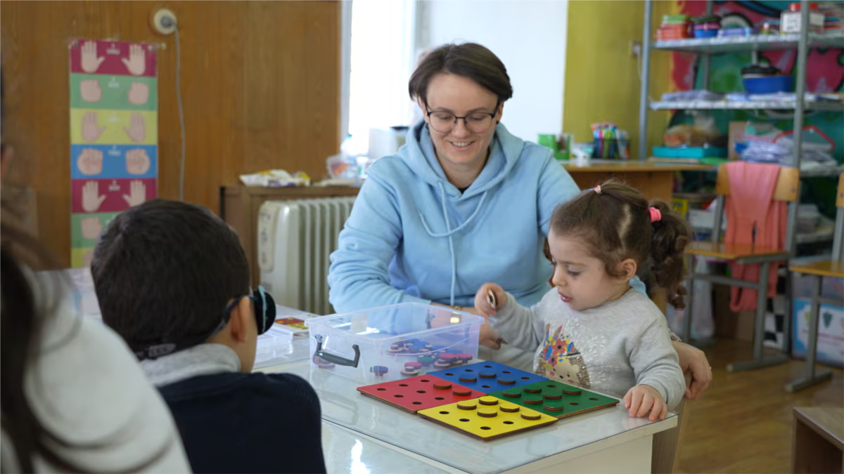 SURADNJA ŠKOLA I LOKALNE ZAJEDNICE U OSIGURAVANJU STRUČNE PODRŠKE DJECI S TEŠKOĆAMA U RAZVOJU OSNOVNOŠKOLSKE DOBI – PUT PREMA POČETKU NJIHOVE KVALITETNE INTEGRACIJE MEĐU VRŠNJACIMA