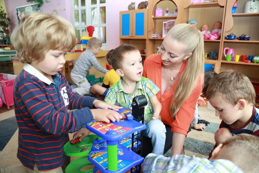 POLOŽAJ DJECE S TEŠKOĆAMA U RAZVOJU U SUSTAVU SOCIJALNE SKRBI –
IZAZOVI OSTVARIVANJA PRAVA I PRUŽANJA PODRŠKE