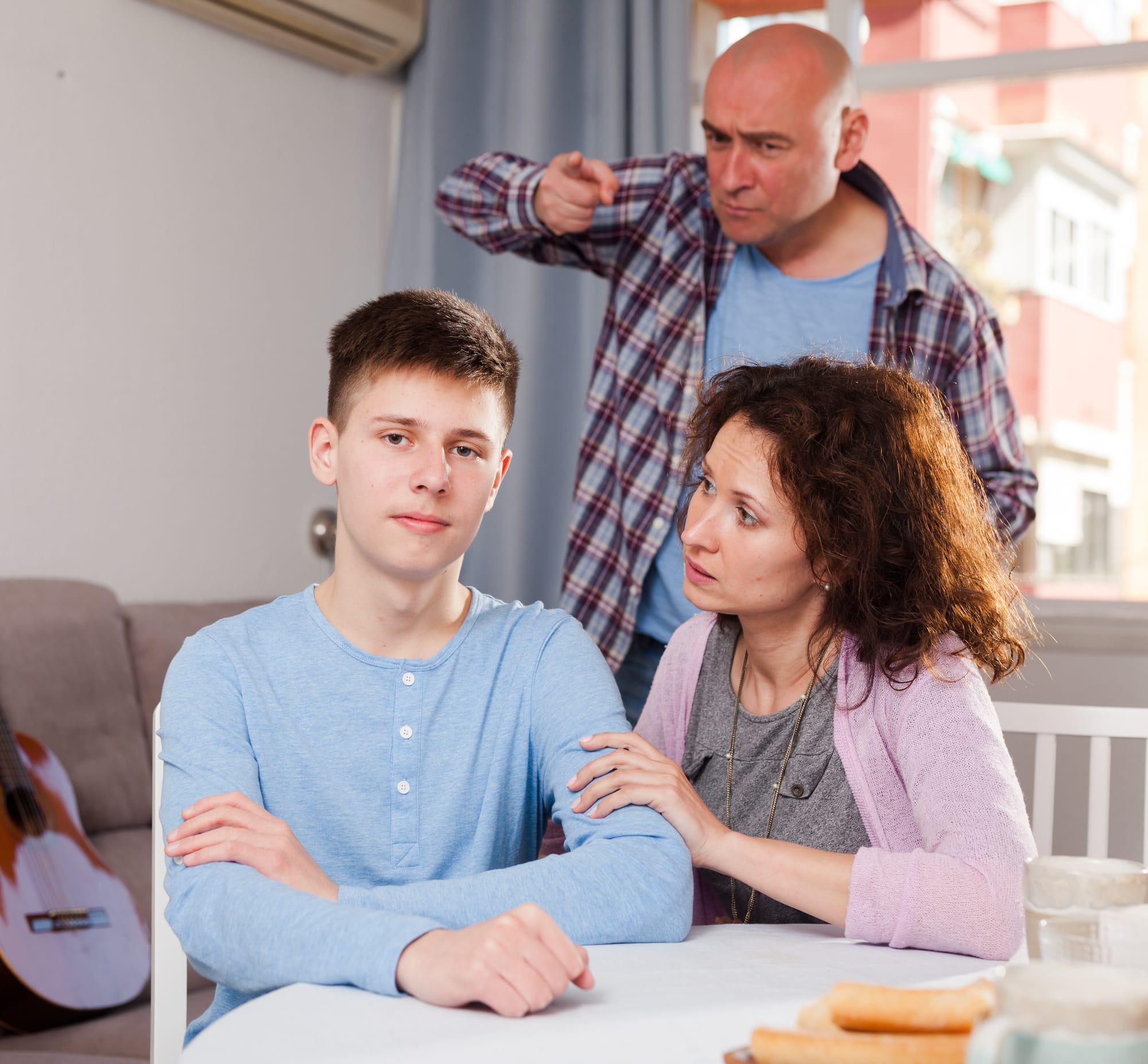 UTJECAJ RAZVODA BRAKA KVALITETU ŽIVOTA OSOBA S INVALIDITET OM ¸U ADOLESCENCIJI