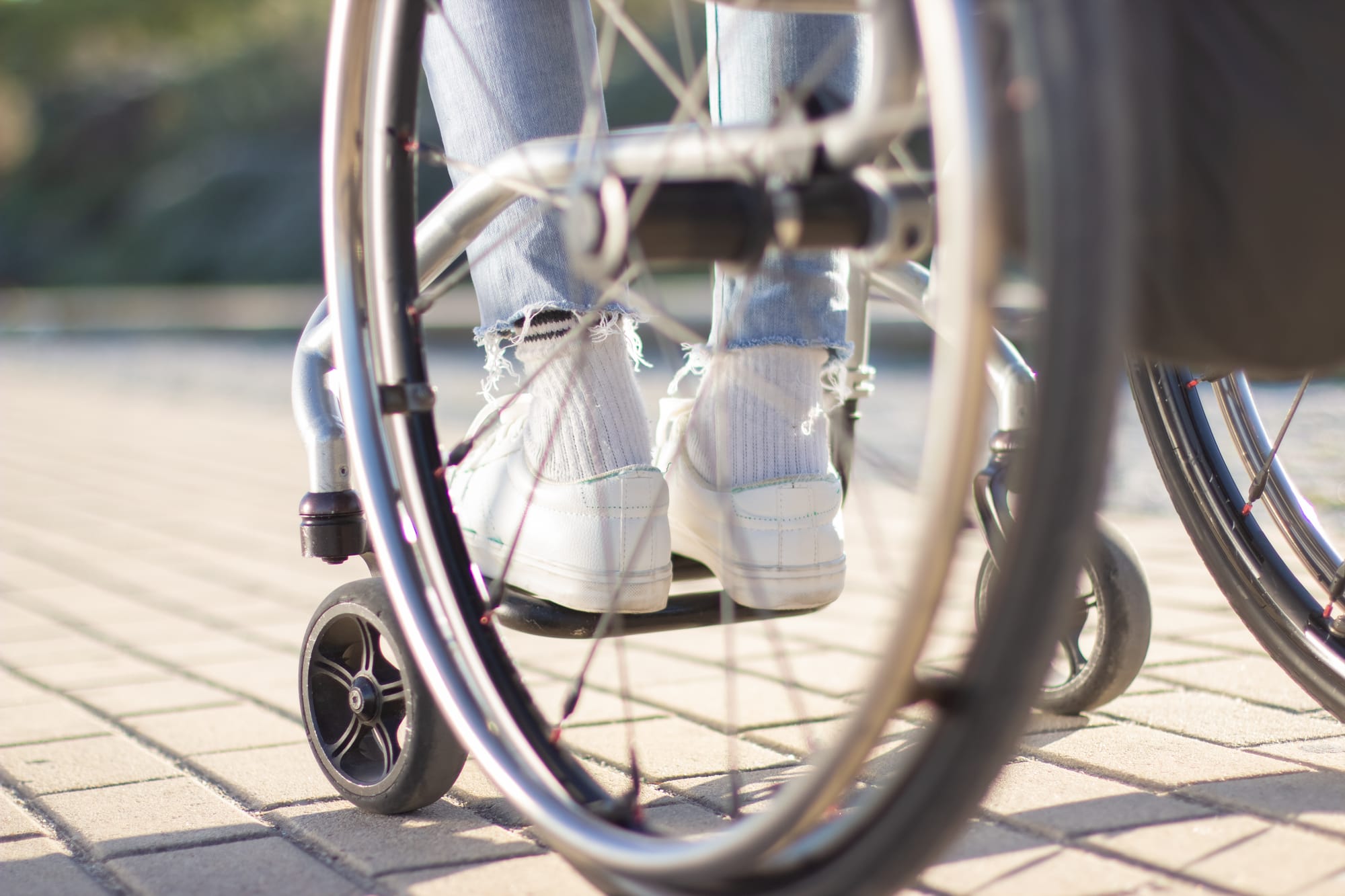 PRAVO GLASA I SUDJELOVANJE OSOBA S INVALIDITETOM U POLITIČKOM ŽIVOTU