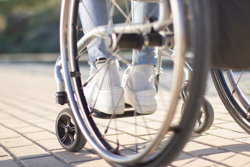 PRAVO GLASA I SUDJELOVANJE OSOBA S INVALIDITETOM U POLITIČKOM ŽIVOTU