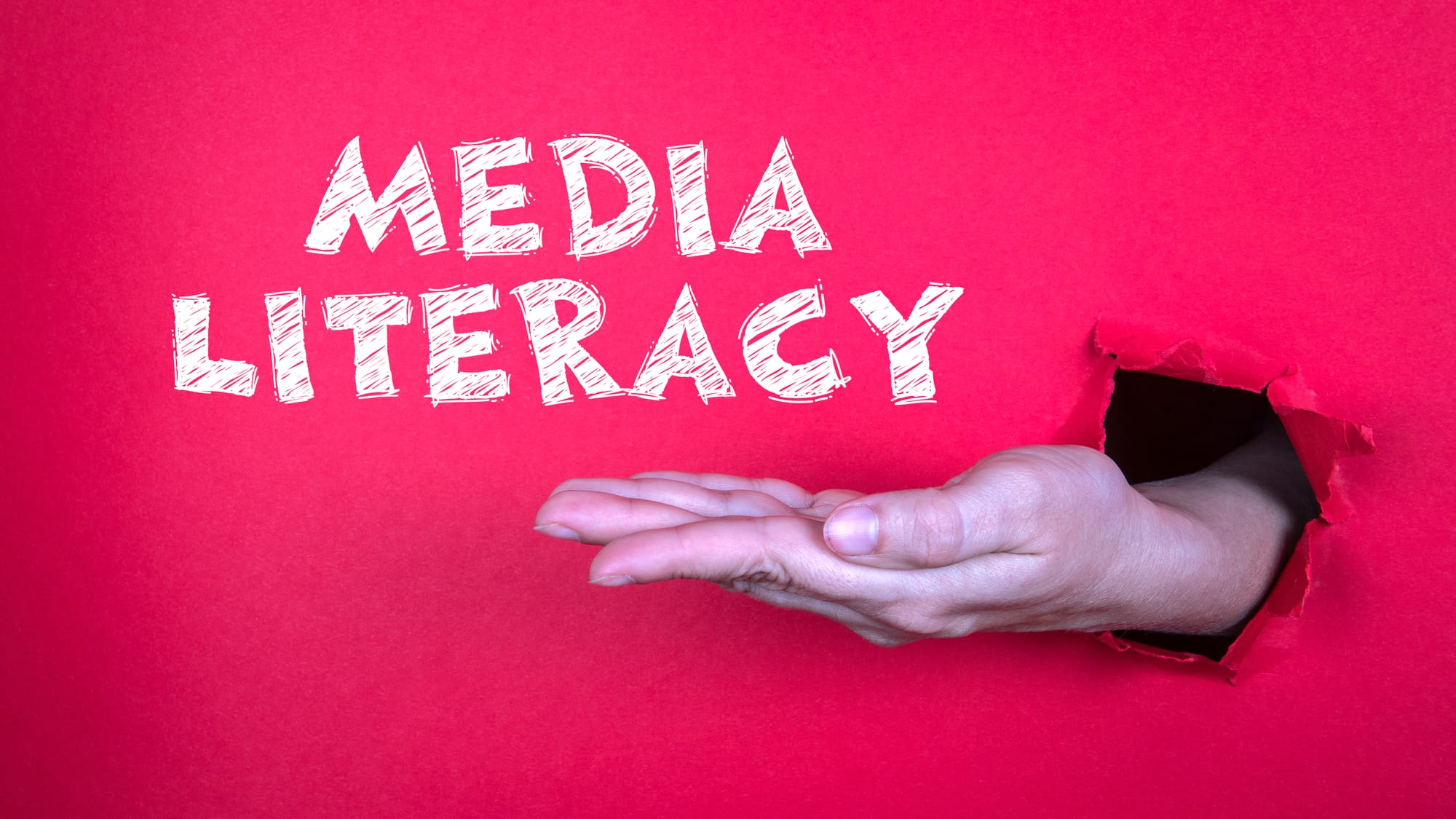 Alfabetización mediática crítica frente a la normalización de discursos polarizantes, un desafío para la educación en Chile