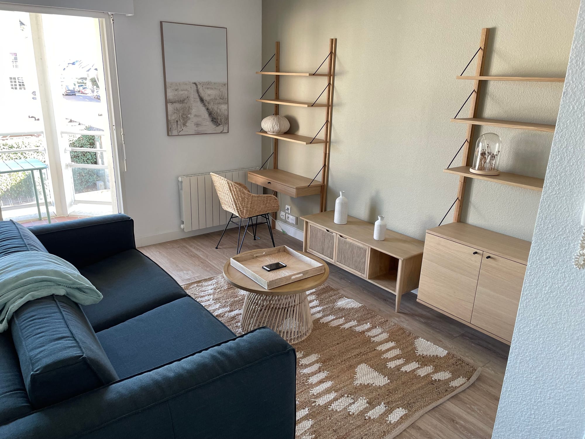 Installation meubles, étagères, cadres