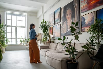 8 ideas para curar tu hogar con arte contemporáneo, por ambiente y presupuesto