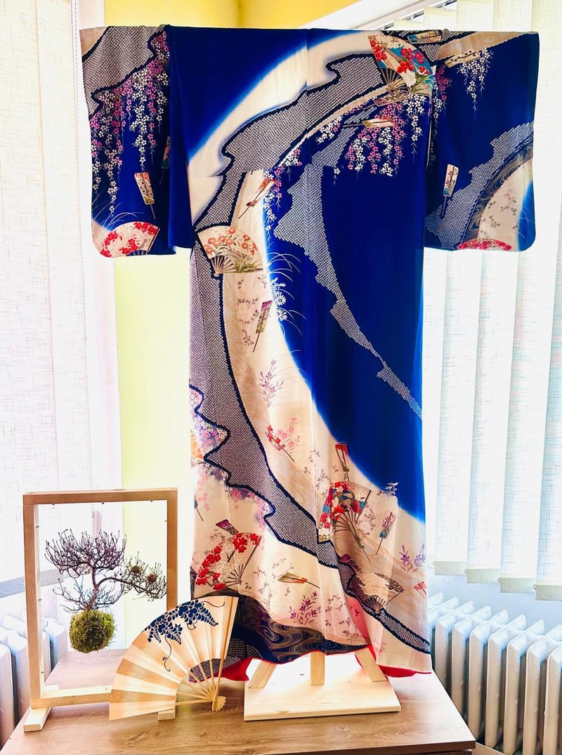 Third Grade Teacher of the Sogetsu School of Ikebana Tokyo