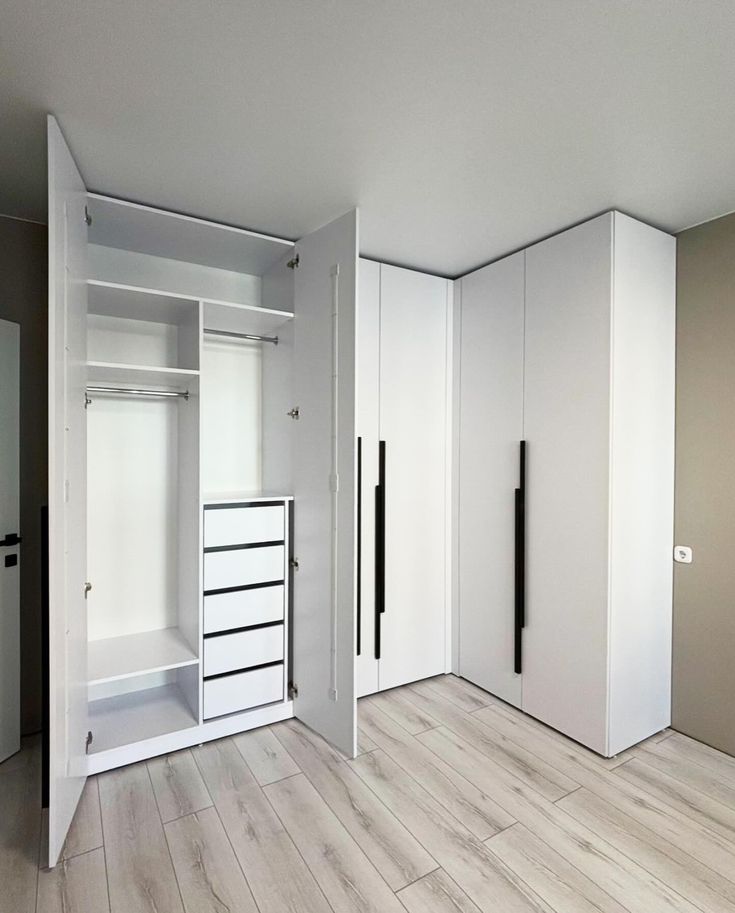 فك ونقل وإعادة تركيب الأثاث