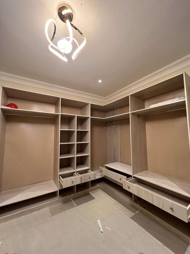 تركيب غرف الدريسينج روم