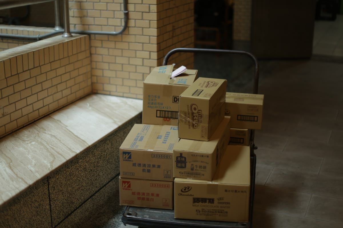 About AMCouriers