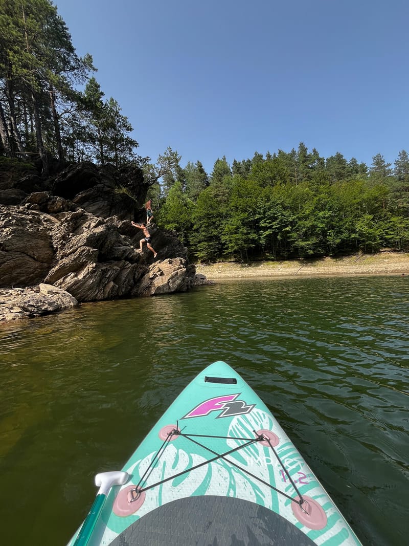 Escape pe apă – SUP pe Lacul Văliug