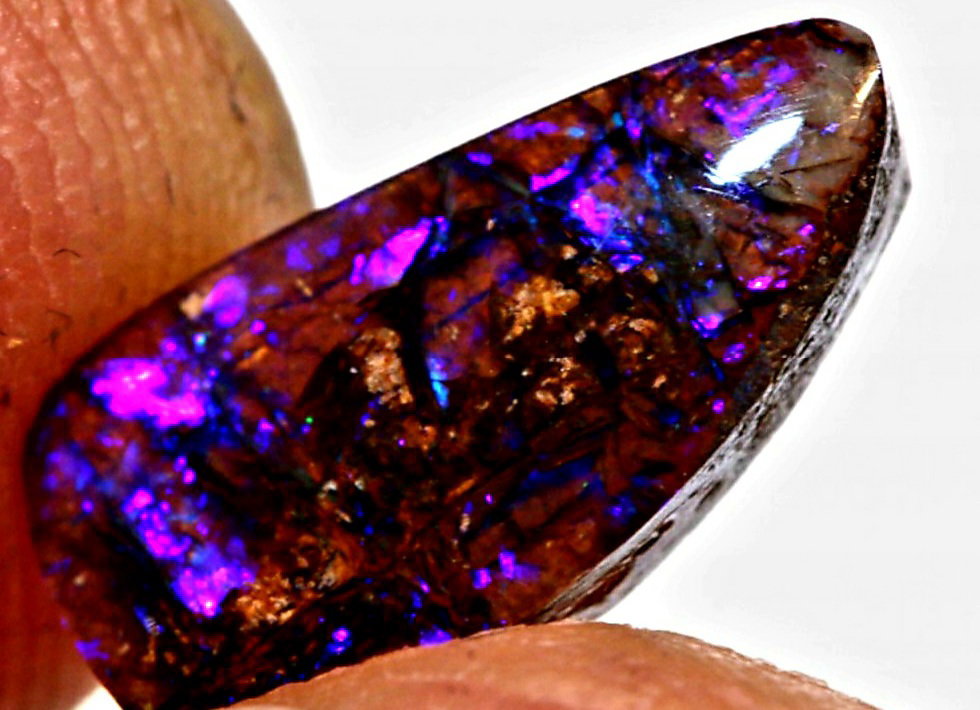 Very rare pink opals from Mintabie, Australia