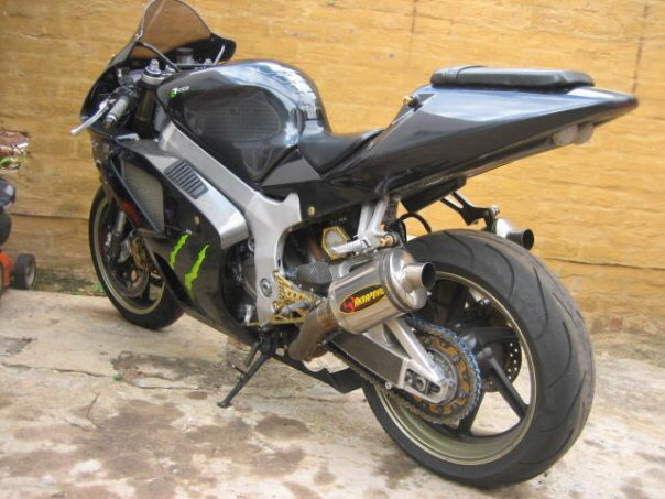Black Honda SP1 motorcycle photographed before the accident.