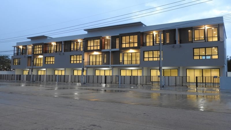 BRIGG 8 UNIT (Rangsit-Ratchaphruek)