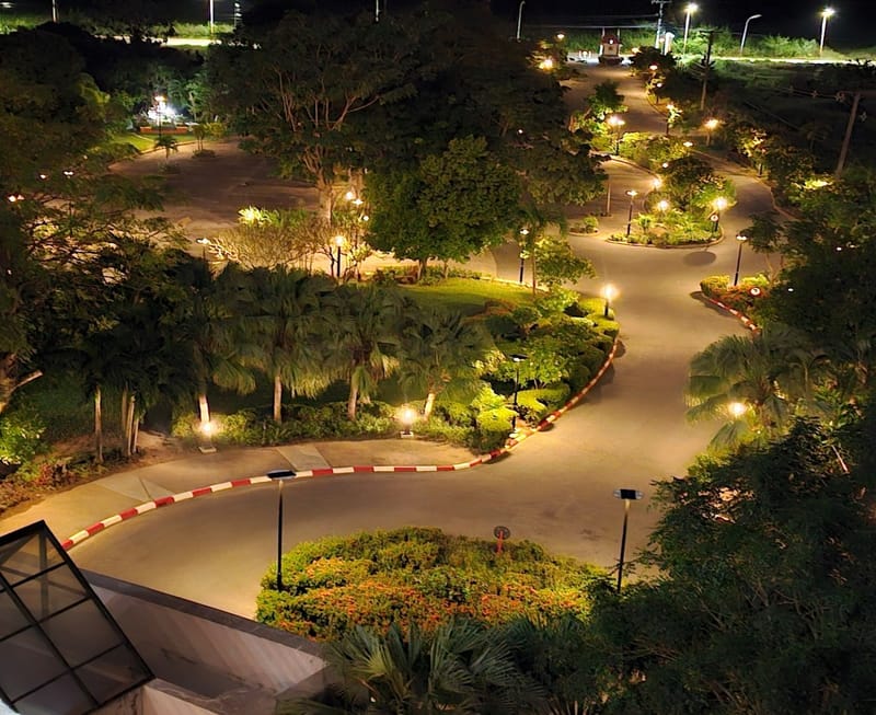 Payoon Garden Cliff Condominium Garden and Landscape