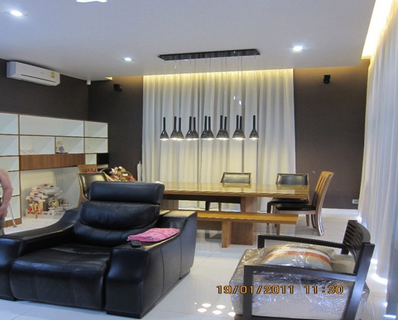 3 STORY HOUSE (Aree Samphan 3)