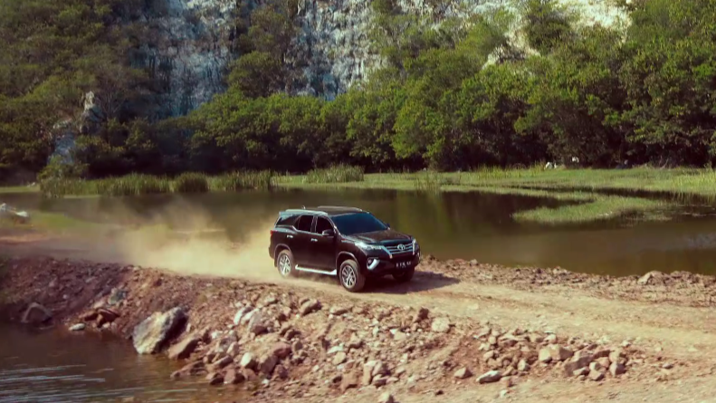 TOYOTA FORTUNER