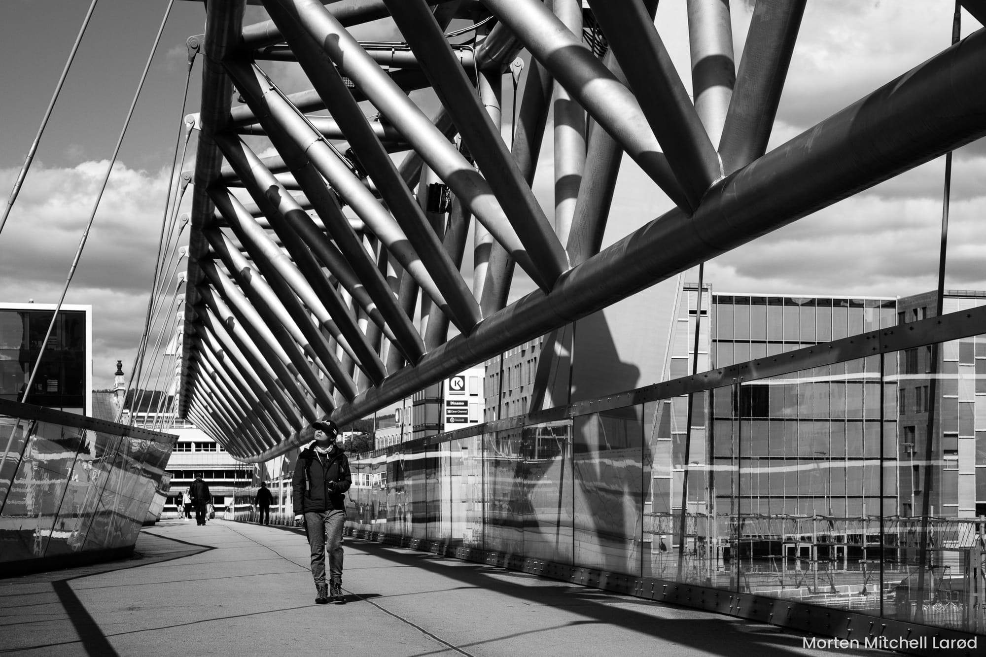 Akrobaten bro ved Barcode