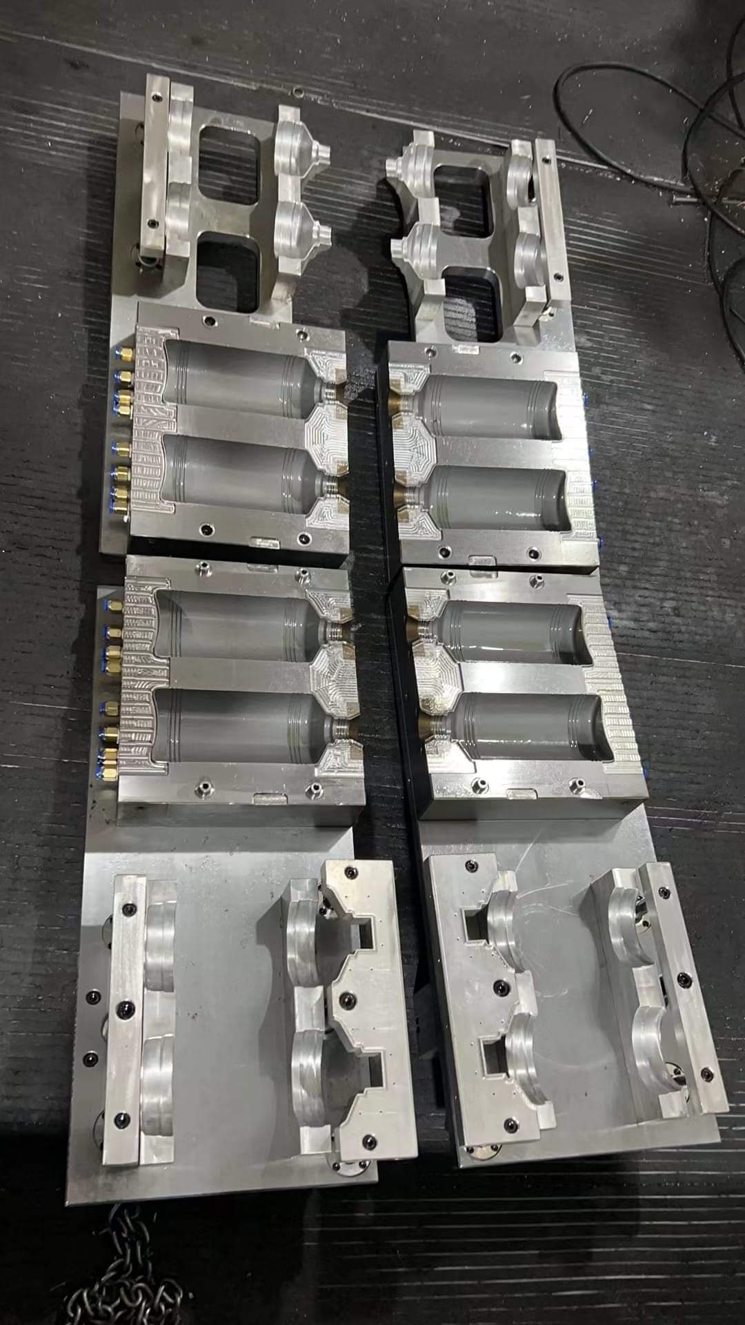 Al sizes of mold for pet blower  cost 950k each
