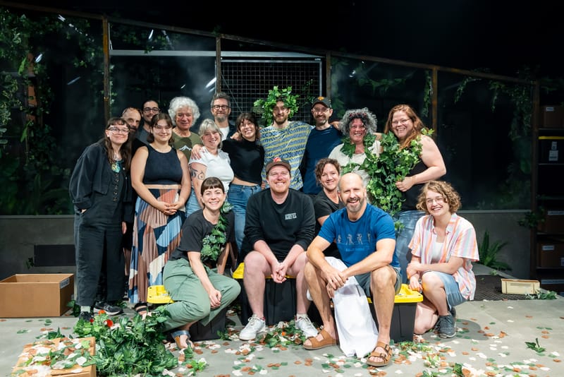 Une plante verte, verte, verte