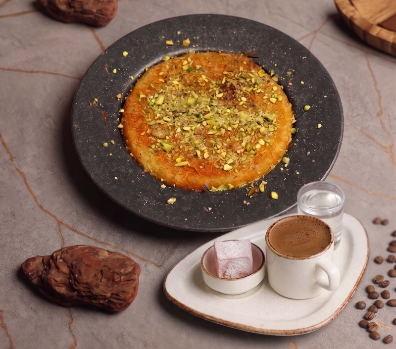 صحن كنافة خشنه بالجبن مع قهوة تركي - Kunafa with cheese Turkish coffee
