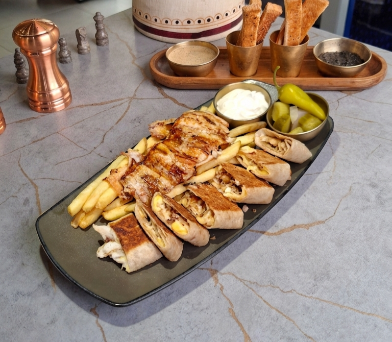 شاورما دجاج عربي بالجبنة - Arabic chicken shawarma with cheese