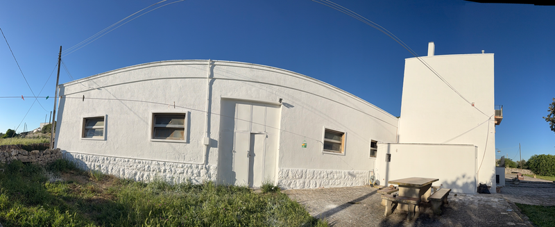 Rifacimento della facciata di un'antica masseria