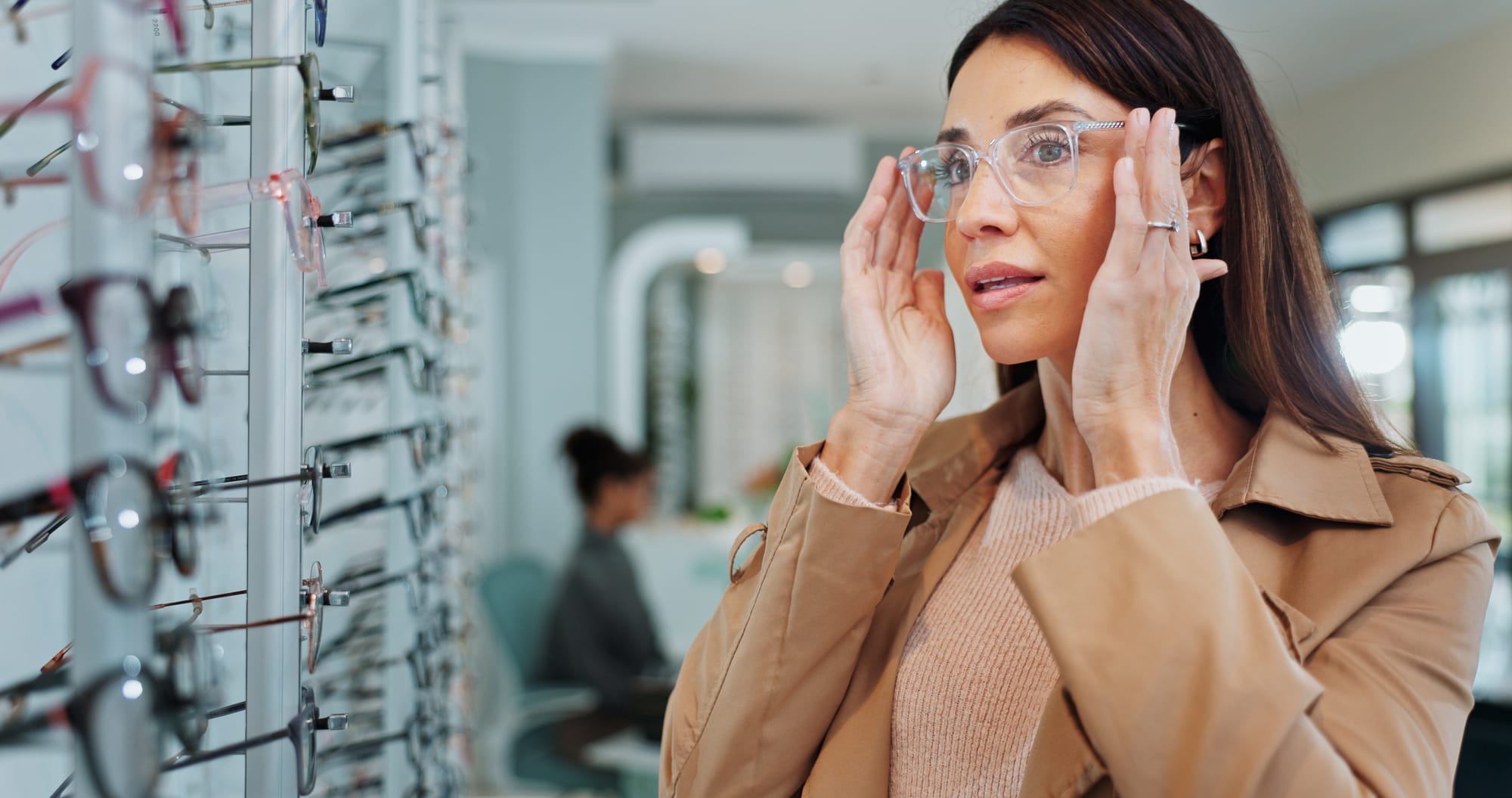 هل أحتاج إلى نظارة بعد عملية المياه البيضاء؟
