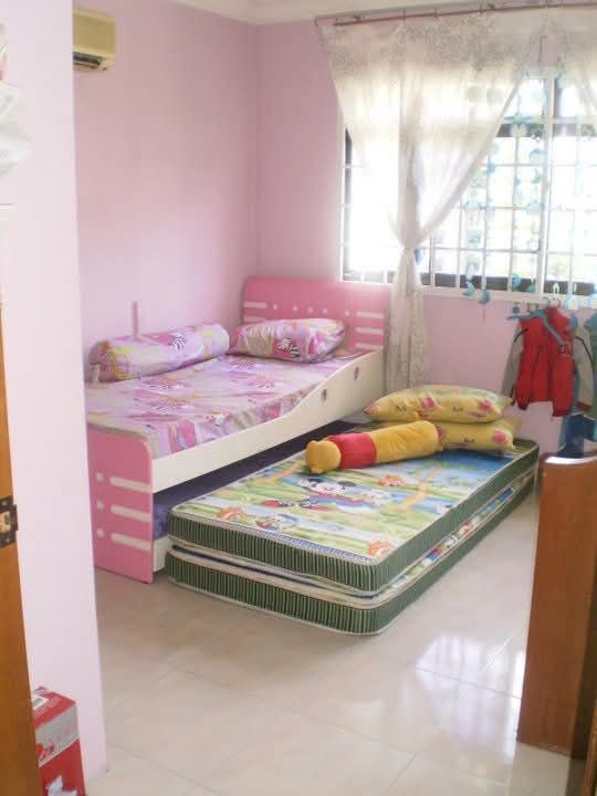 1st Unit, Woodlands Singapore 5rm unit... 2009-2025