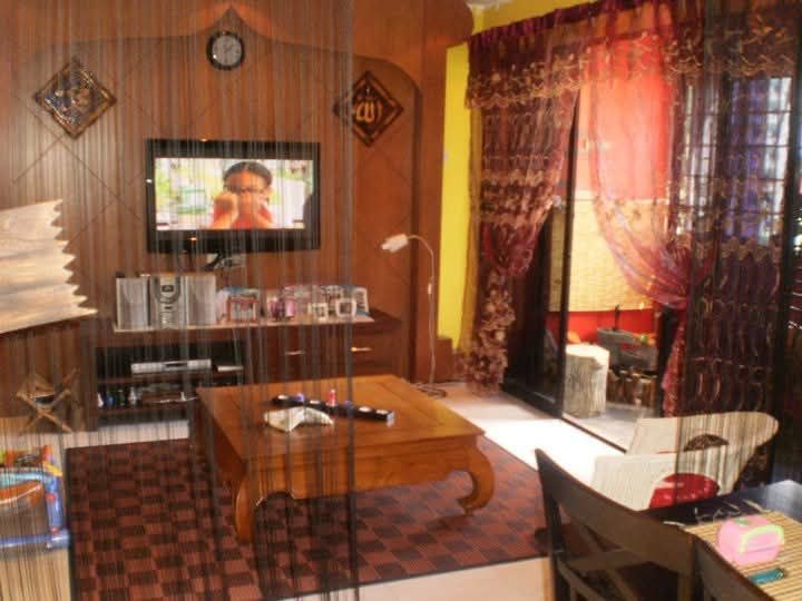 1st Unit, Woodlands Singapore 5rm unit... 2009-2025