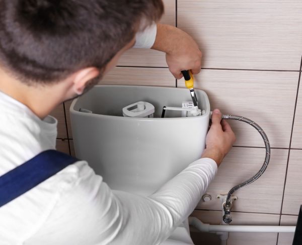 WC tartály javítás Debrecenben – miért nem szabad halogatni?
