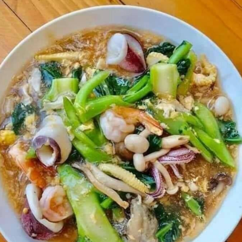 เส้นหมี่ราดหน้าทะเล วุ้นใบเตย