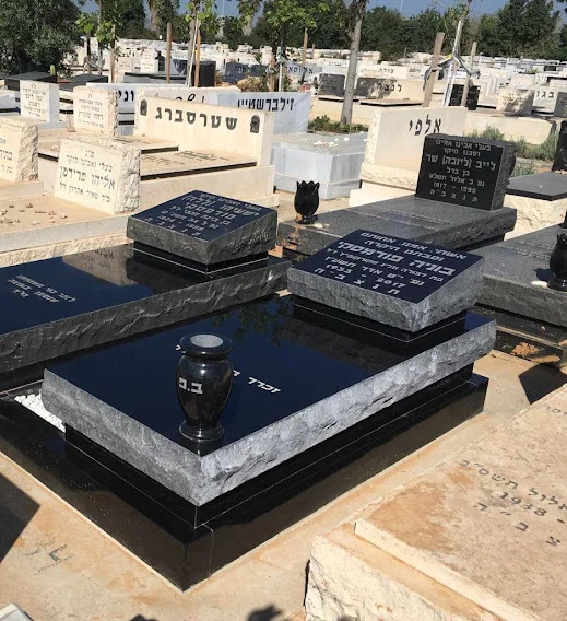 מצבה גרניט (84)