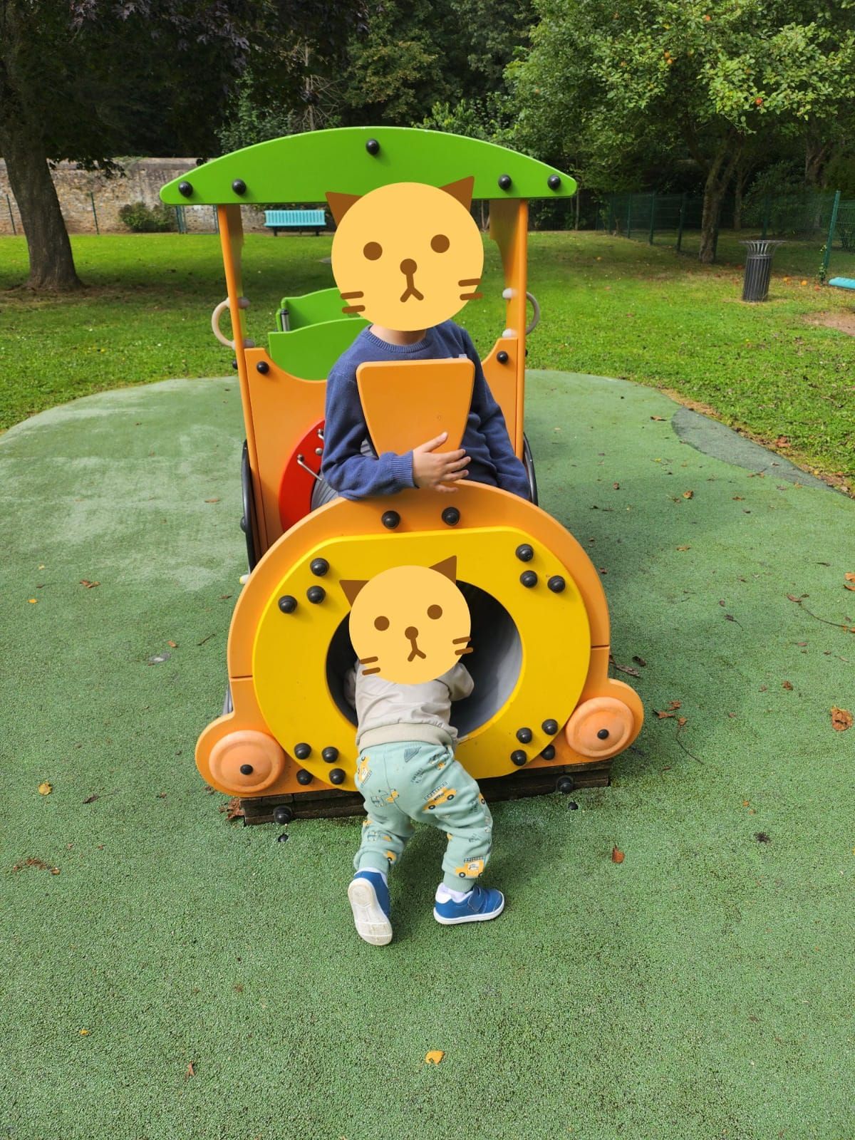 Promenade aux parcs pour enfants