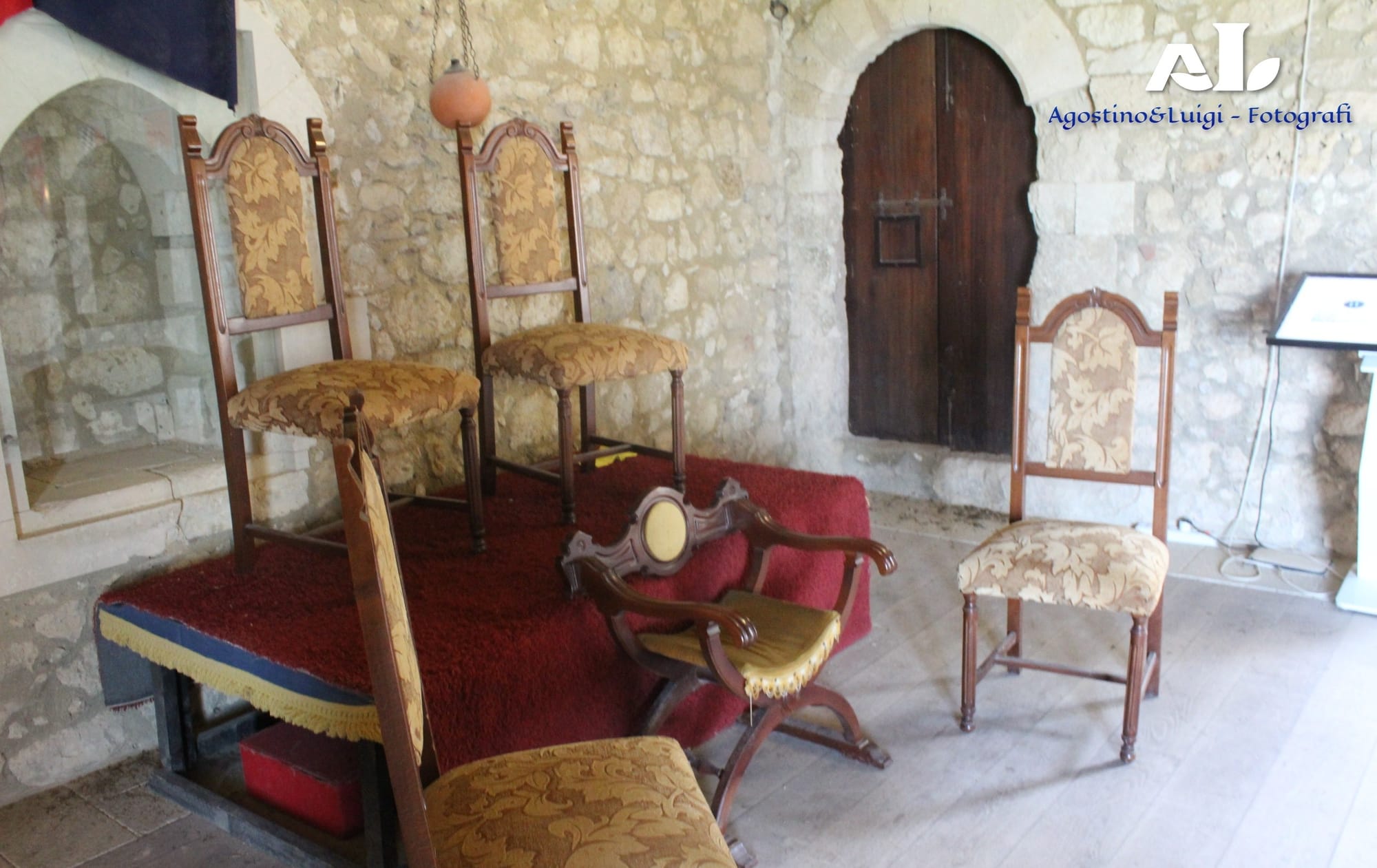 Sala degli stemmi Castello Manfredonico
