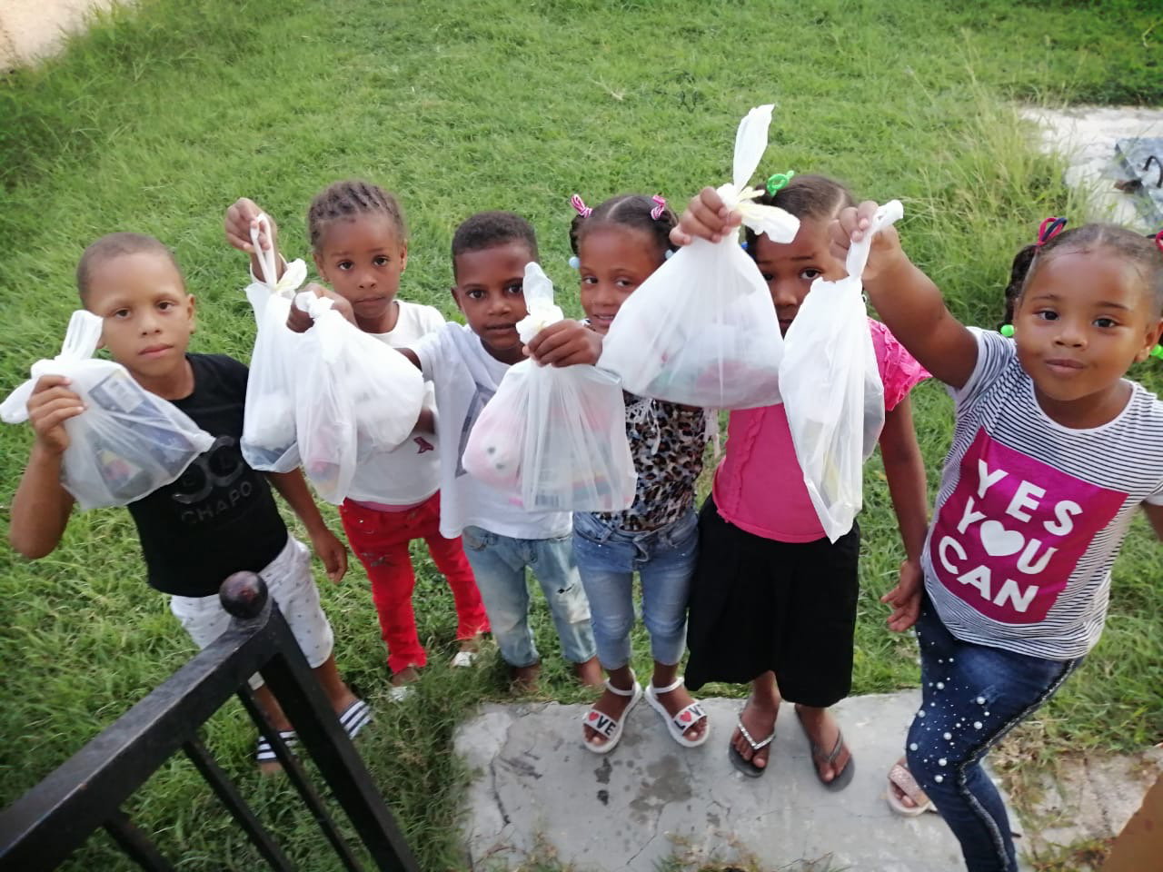 Bags give away