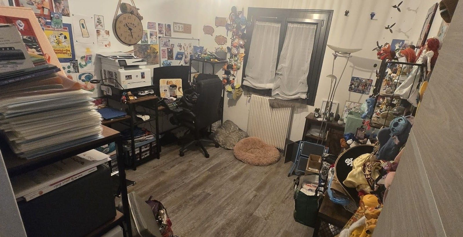 Chambre 2 ( actuellement un bureau)