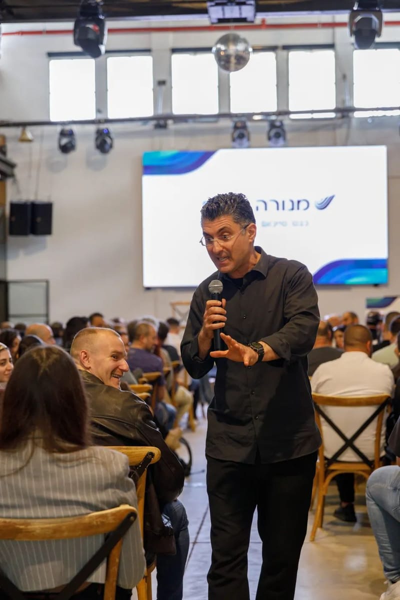 מופע סטנד-אפ לארגונים, חברות ולאירועים פרטיים