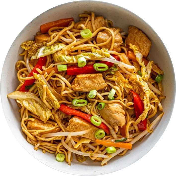 Chow Mein cu piept de pui 500g+