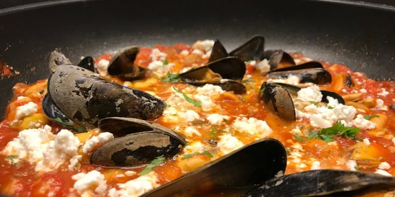 Μύδια Σαγανάκι/Mussels Saganaki