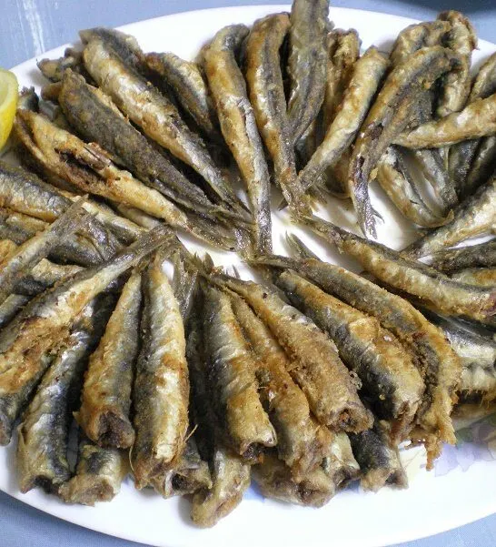Γαύρος Τηγανητός/Fried Anchovies