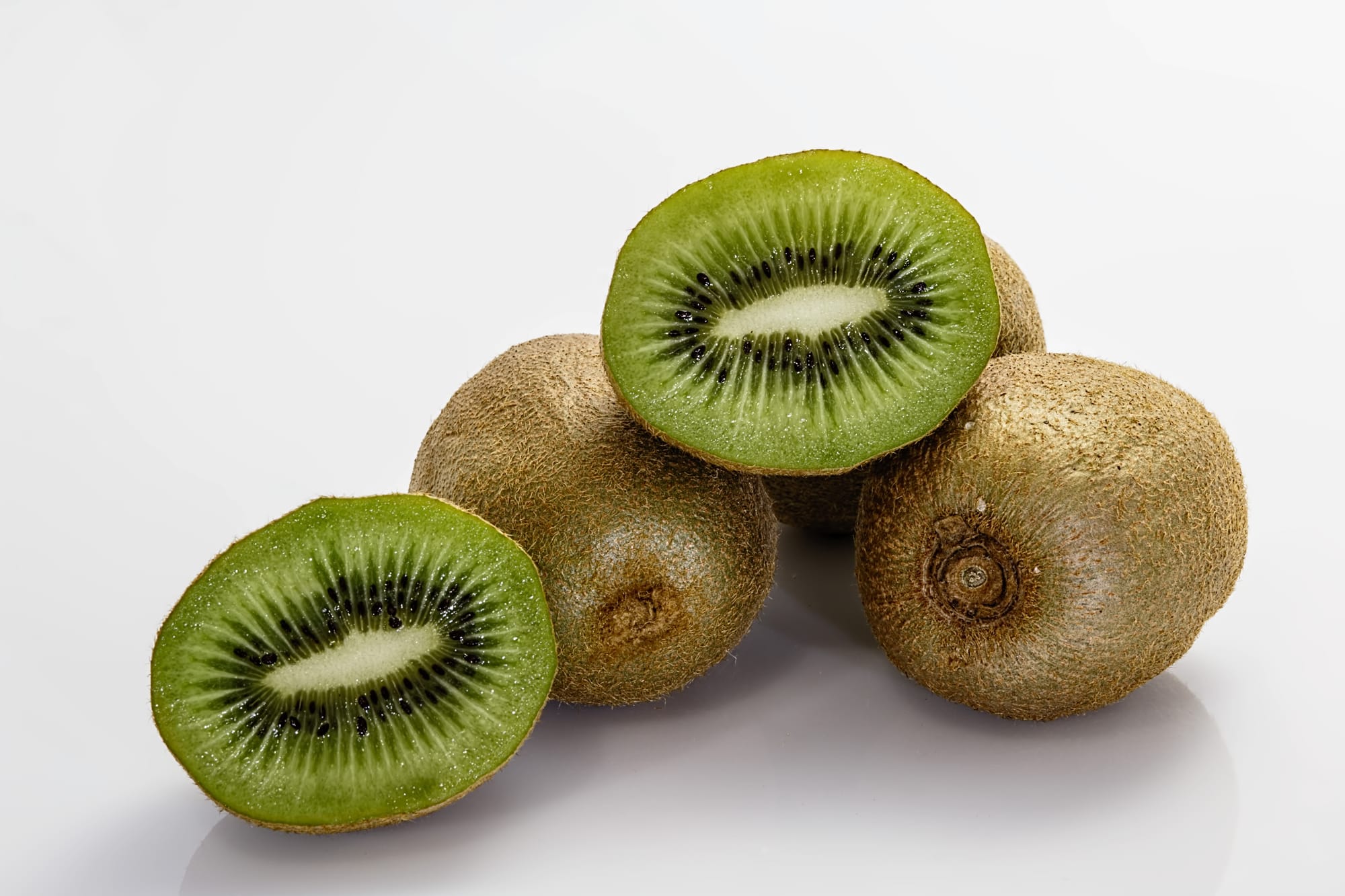7 Benefits of Eating Kiwi Every Day