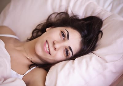How to Wake Up Full of Energy Every Morning (Even If You Sleep Late)